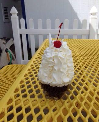 Hot fudge brownie sundae.