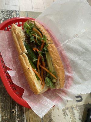 Grille pork bahn mi