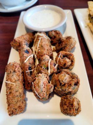 Fried zucchini and mushroom appetizer