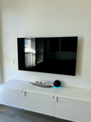 Hanging a TV without wires