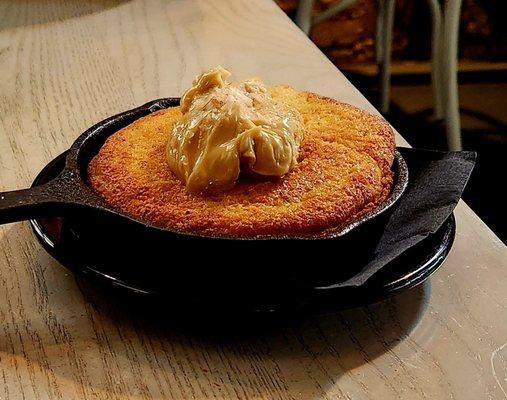 Skillet cornbread