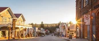 Gallery located in Downtown Nevada City, CA.