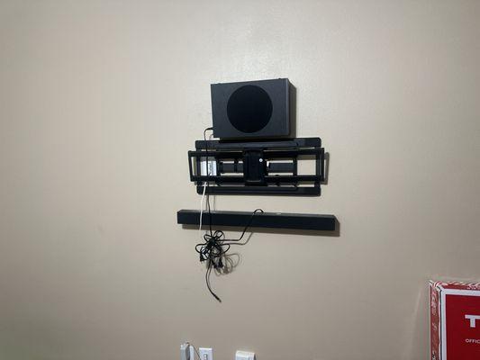 Tv mounting woofer mount