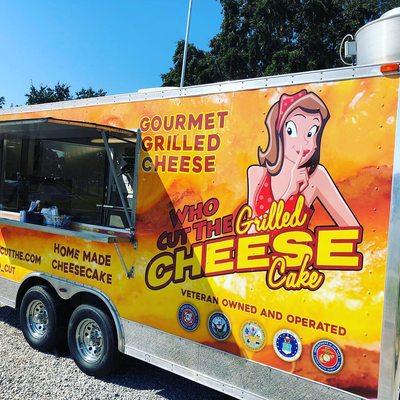 Who Cut the Grilled Cheese & Cake
Food Truck