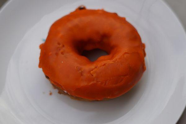 Orange donut (IG: eatingwithkreng)