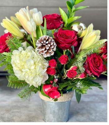 Local Green Valley Florist delivers stunningHoliday and Christmas arrangements crafted with love and care.  Call 707-334-9155