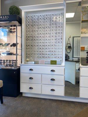 Display of glasses selections