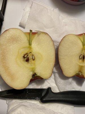 2 apples I purchased at GE rotten when sliced same Day of purchase