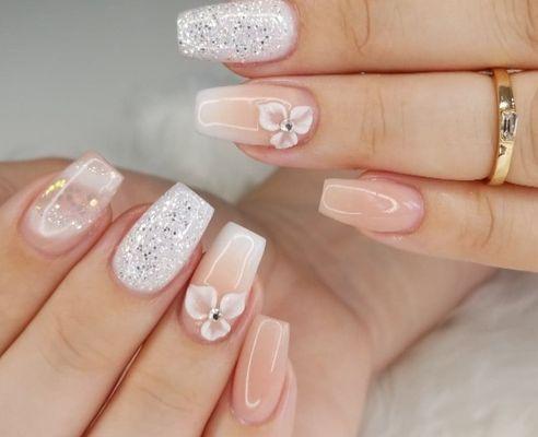 Let's give yourself the most beautiful nail by coming to Happy Nails One.