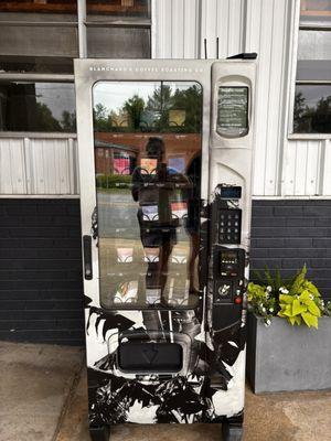 Coffee vending machine