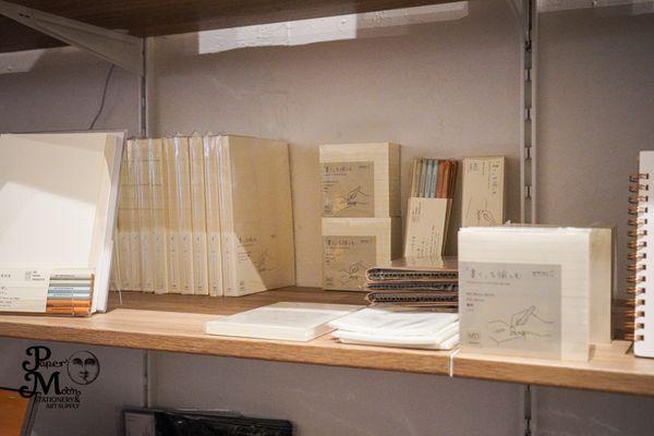 Some of our favorite Japanese stationery brands include MD Paper, Staalogy, Kleid, Penco, Kokuyo, Maruman and of course Hobonichi.