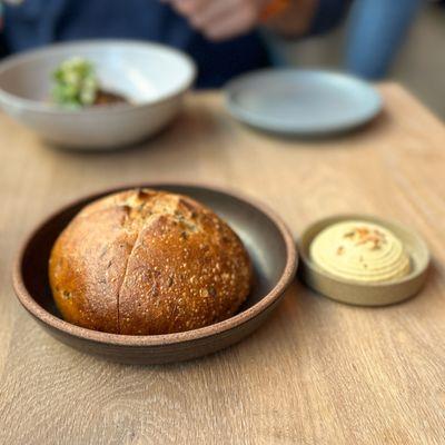 BRO(COLI BREAD | MARIGOLD BUTTER