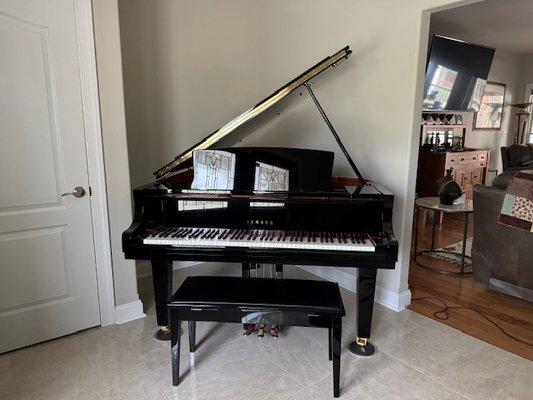 YAMAHA C2X GRAND PIANO