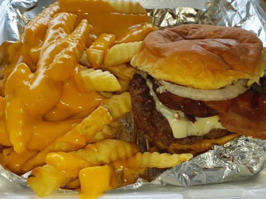 Fried green tomato burger and cheese fries. #yum #ReviewsByRL