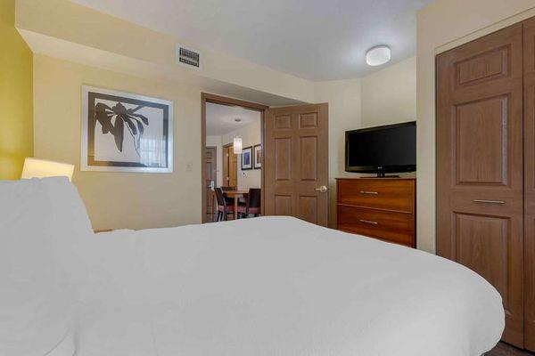 2 Bedroom Suite - 2 Queen Beds