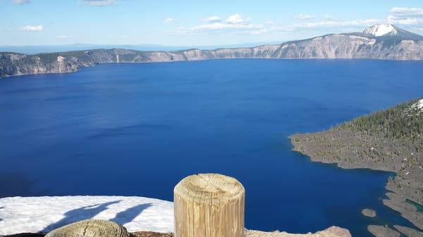 Crater lake Oregon