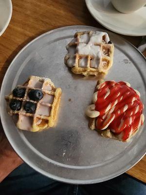 Raspberry cheesecake, Blueberry glazed & cinnamon raisin