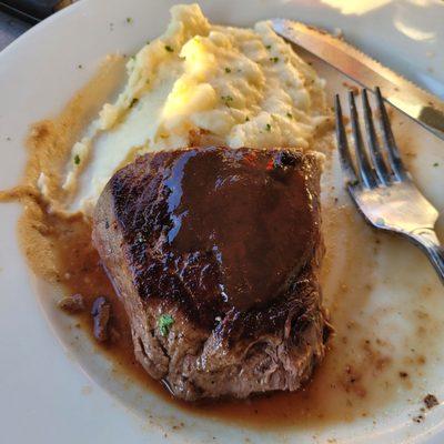 Steak and mashed potatoes