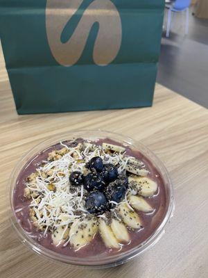 Acai bowl