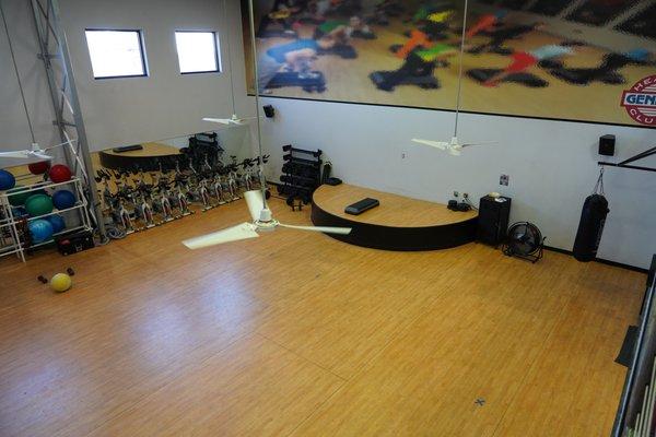 Group exercise room at Genesis East Central