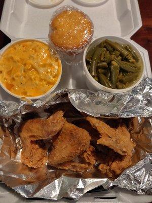 Three piece wing with mac and cheese and green beans + corn bread muffin.