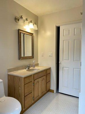 Belmont before - master bath