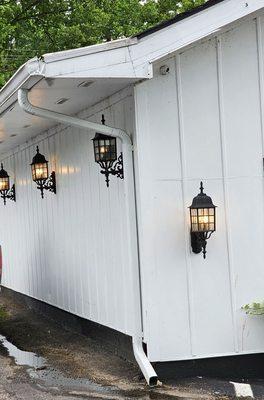 Lantern type lights outside