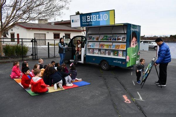 Library Bookmobile visits Sacred Heart School