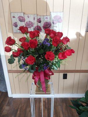 3 dozen red roses