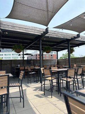 Rooftop Patio!