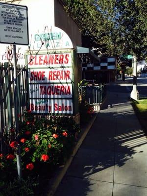 Sign on oak knoll.  Corner of green and oak knoll.