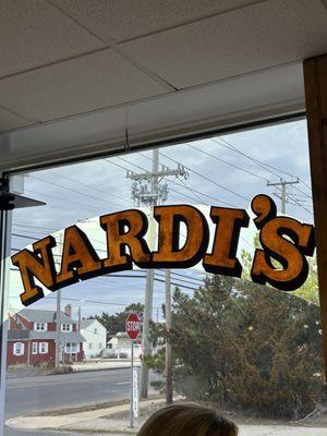 Nardi's sign from inside