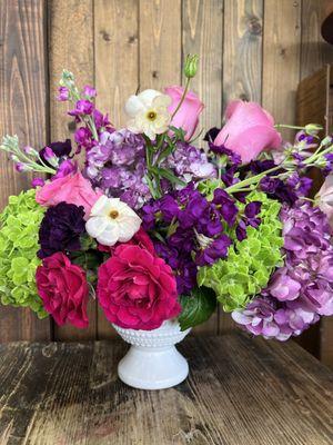 A beautiful vibrant arrangement for any occassion.