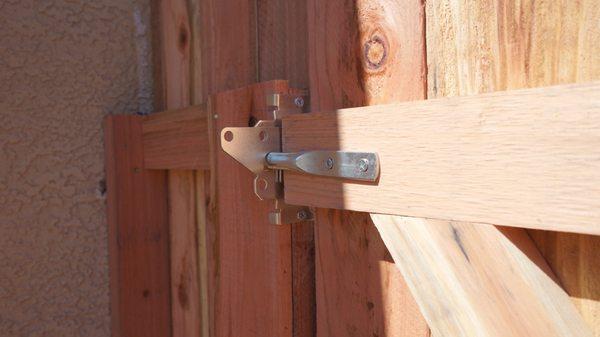 Gate latch