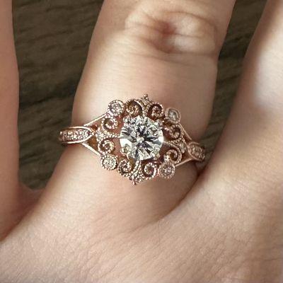 Rose gold engagement ring with 0.4 karat VVS1 diamond from my wonderful husband.