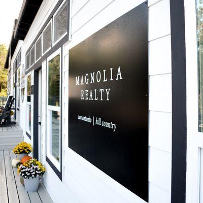 Magnolia Realty - The District On 46