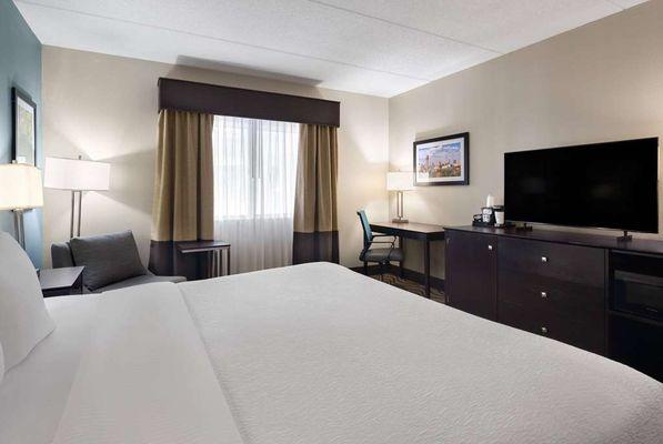 La Quinta Inn & Suites By Wyndham Knoxville Airport