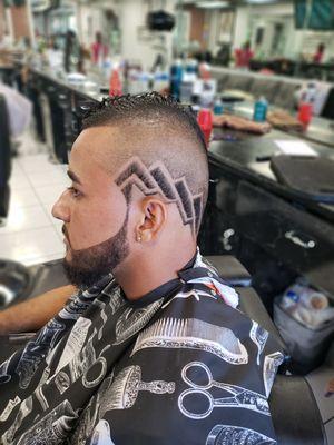 cut with design
Corte con diseño