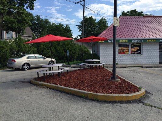 City pizza and sub cleaning up the area!