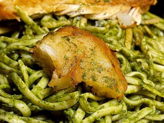 Tallarin verde con polo - spinach and basil pesto fettuccine with broiled potato and boneless chicken breast - potato