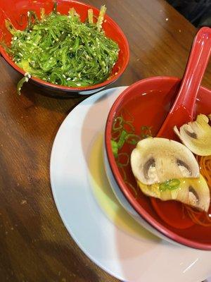 Clear soup and Seweed salad