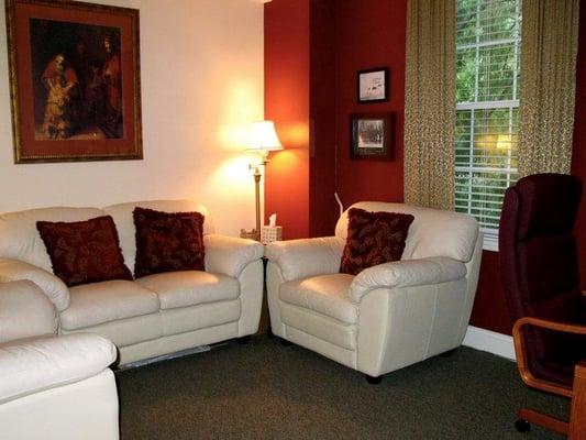 Here is an example of a counseling office. We hope that you will feel comfortable and at ease.