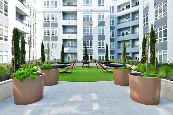 Inner courtyard with Hammock Park