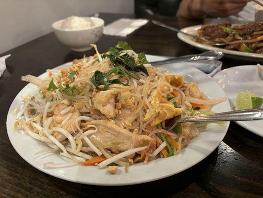 Pad Thai w/chicken