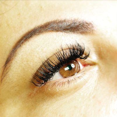 Volume eyelash extensions