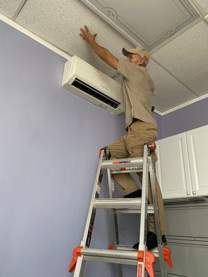 You have emergency situation, we have solutions for your air conditioning problem.