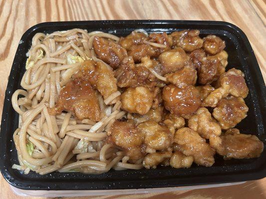 General Tso's Chicken Combo Plate w/ Lo Mein