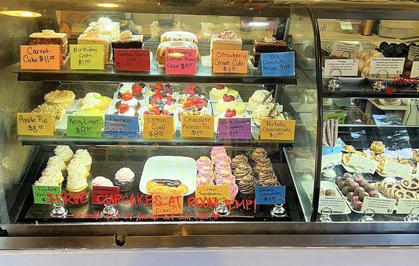 Dessert case