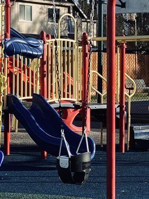 New toddler swing near Liberty Bell Drive / Williamsburg.