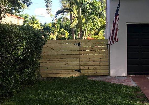 5Ft horizontal fence, with 1/2" spacing